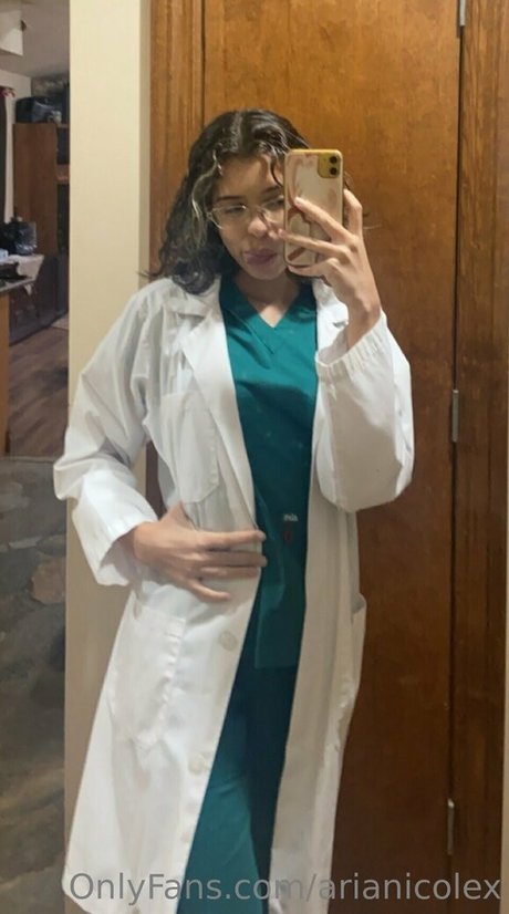 arianicolex 完璧なモデル 写真