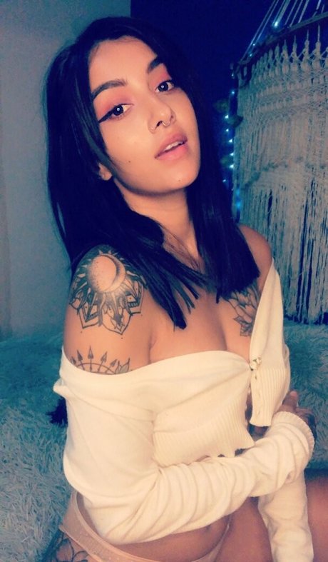 sunmoonlia ヌード女優 写真