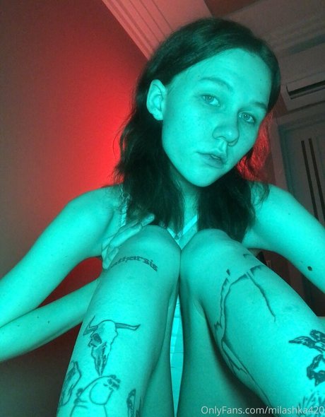 ティーンフィンガリングオンリーファンズ エロチック 写真