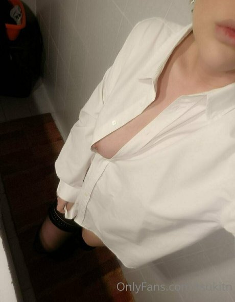 tsukitn 裸の女優 画像