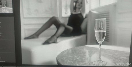 berryrita ポルノスター アート 写真