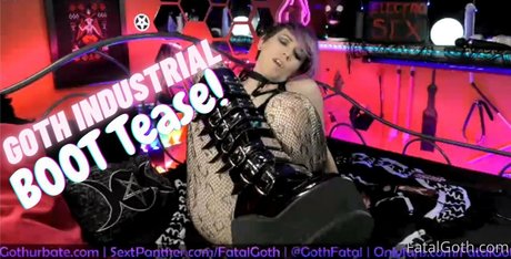 fatalgothfree ポルノスター ヌード アーカイブ