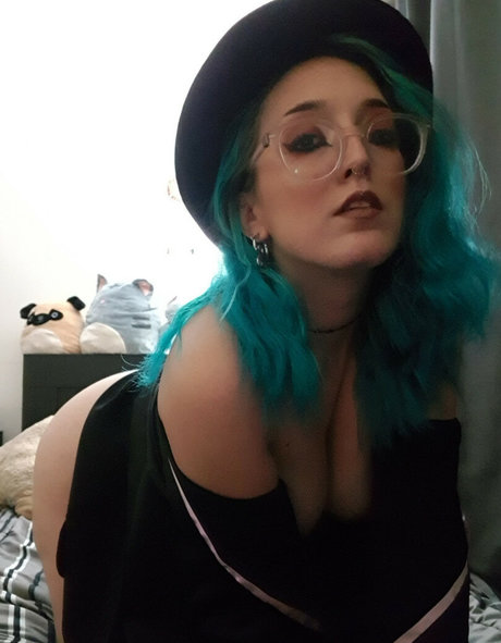 義母オンリーファンズ セクシーヌード 画像