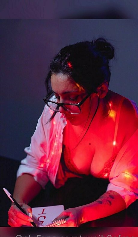 yugih0efree 高品質のポルノスター 写真