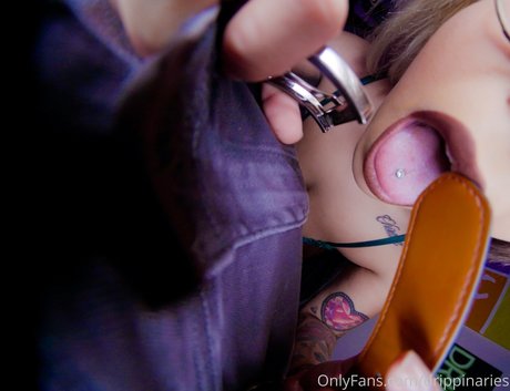 ティーンフィンガリングオンリーファンズ 無料セクシー ギャラリー