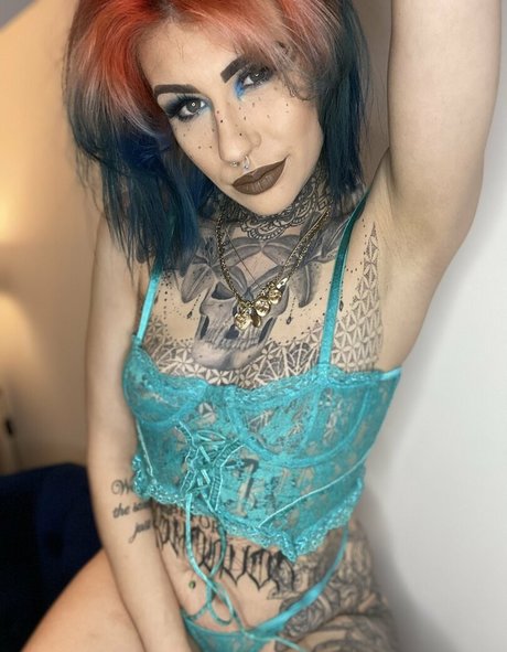 dee louisexxx かわいいスター 画像