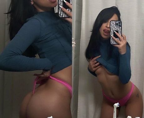 巨乳熟女オンリーファンズ 美しいヌード 写真