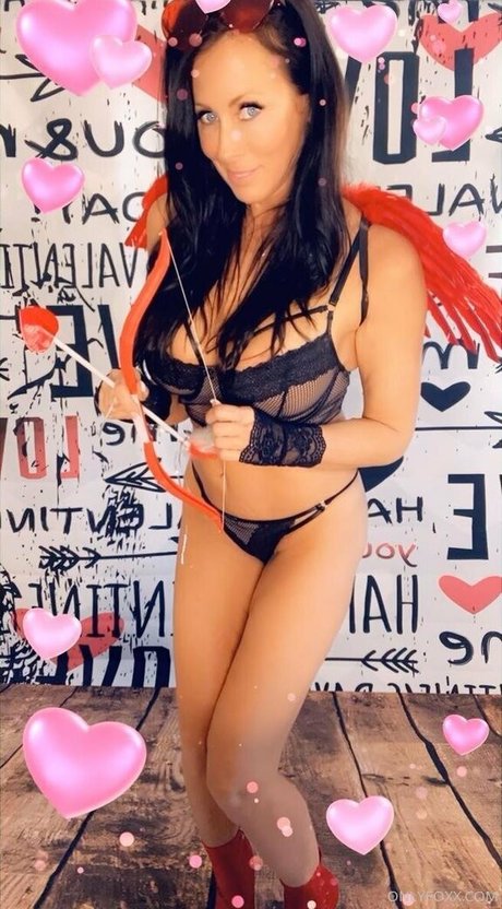 フィットネスガールズオンリーファンズ セクシー裸 写真