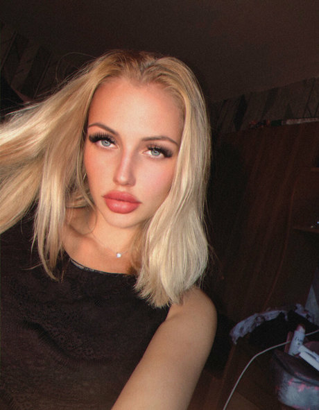 bellacherry69 ヌードスター 写真