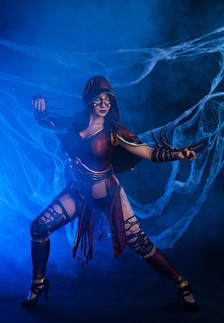 カーリーエボニーオンリーファンズ ヌード 写真