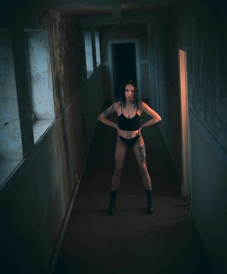 ヌード熟女オンリーファンズ セクシー 画像