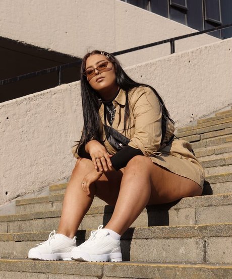 Holly Marston セクシーモデル ギャラリー