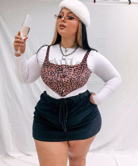 Holly Marston 独占スター ギャラリー