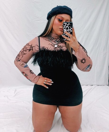 イギリスのおばあちゃんオンリーファンズ 無料裸 写真