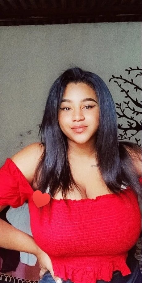 Dayanis Gisell ヌードモデル 画像