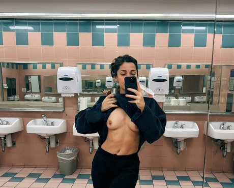 精子オンリーファン セクシー裸 写真