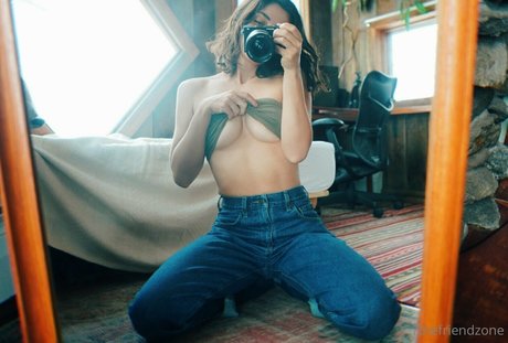 thefriendzone ポルノスター ヌード 写真