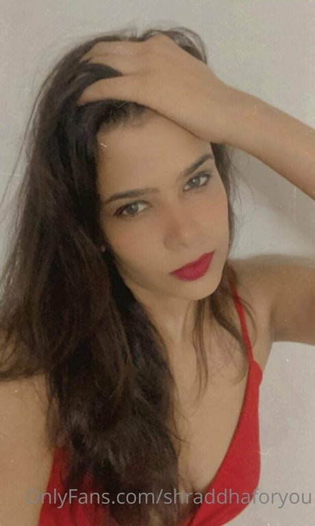 小人の裸オンリーファンズ エロ 写真