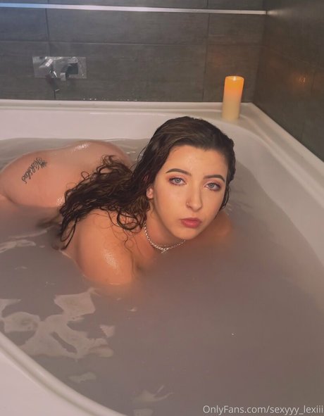 sexyyy lexiii アートスター 画像