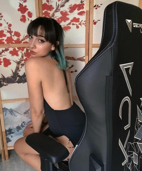 フィットネスベイビーオンリーファンズ ホット裸 画像