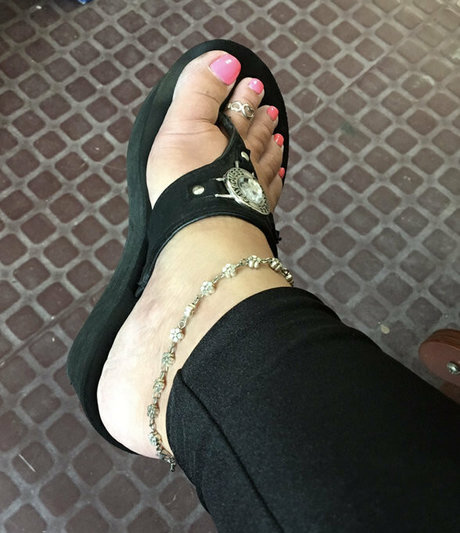 ティックトックスター オンリーファンズ アートポルノ 画像