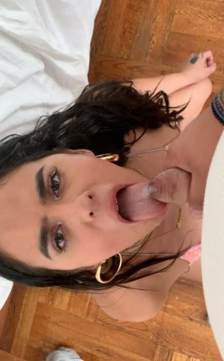 avrilvixxxen かわいいポルノスター 写真