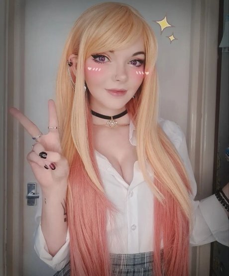 ぽっちゃりブロンドのオンリーファンズ えろ 画像