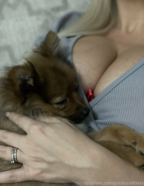 juicylucie89xxx セクシーなスター 写真