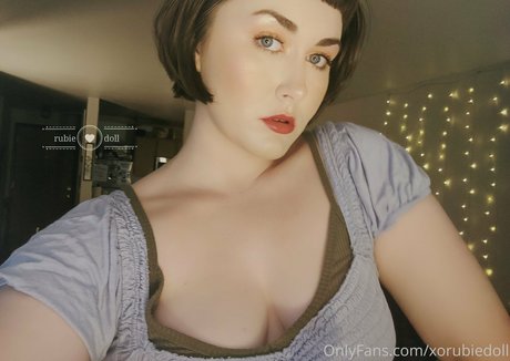 xorubiedoll アダルトスター 画像