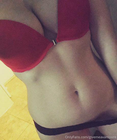 givemeavamoore ホット女優 写真