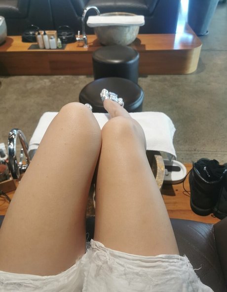 曲線美のブロンドオンリーファンズ ポルノ 写真