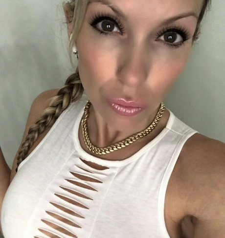 妊娠中のオンリーファンズ xxx 画像