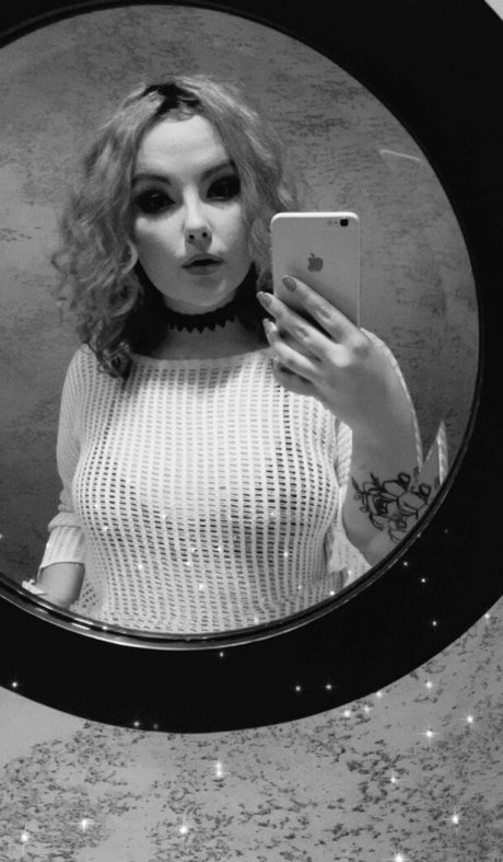 フェラチオ ティーン オンリーファンズ 無料ヌード アーカイブ