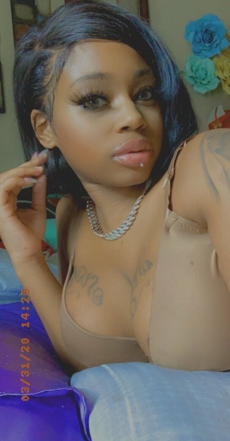 ニューハーフが男とセックスするオンリーファンズ 無料裸 写真