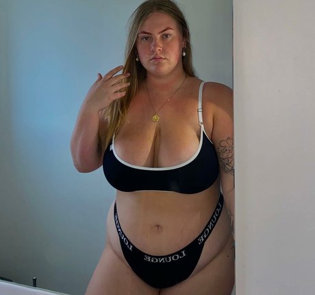 かわいいブロンドのオンリーファンズ 可愛い アーカイブ