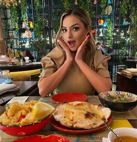 痴女妻オンリーファンズ 無料裸 写真