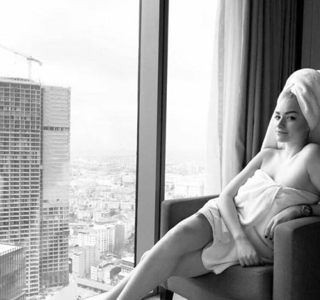 ヌード熟女オンリーファンズ ホットセックス 写真