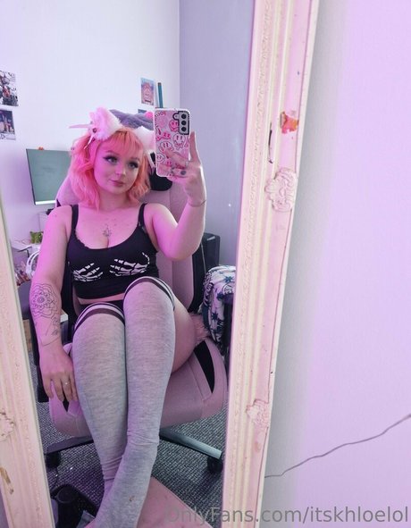 itskhloelol ヌードモデル 写真