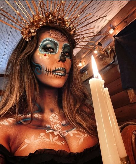 Gigi Saul Guerrero スター xxx 写真