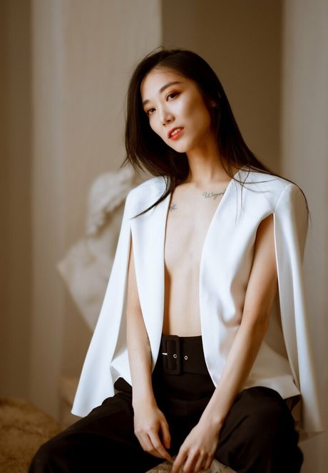 triciaisabirdy スター 裸 画像