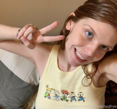 sexyredinbedfree 素敵なポルノスター 写真