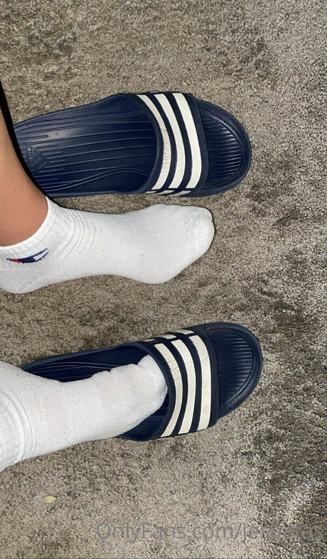 パイズリ オンリーファンズ 美しい 画像