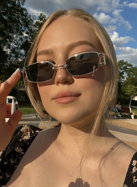 Chromatica ow ポルノスター 可愛い 写真