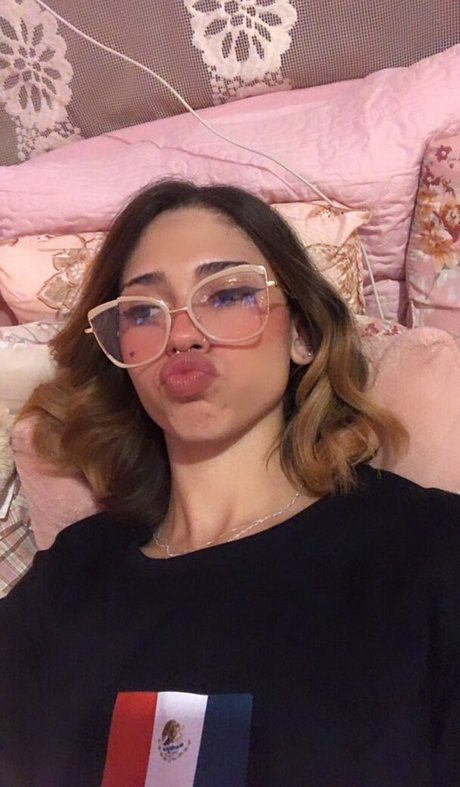 Sabrina Helil アダルト女優 写真