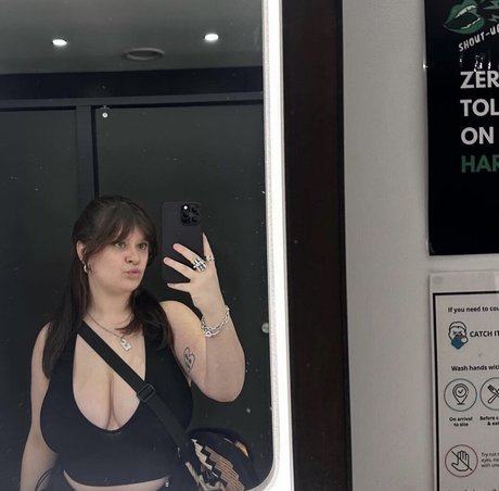 Charlotte A 無料モデル 写真