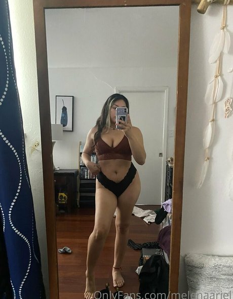 melenaariel 裸のスター 写真