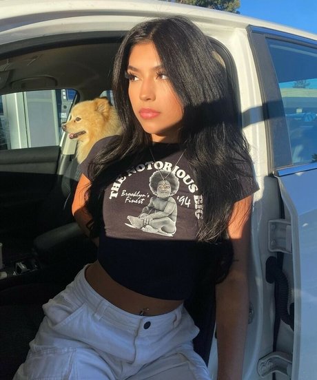 Yael Bernal ヌードモデル 写真