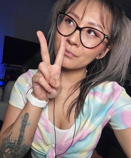 Yinsu Collins 独占女優 アーカイブ