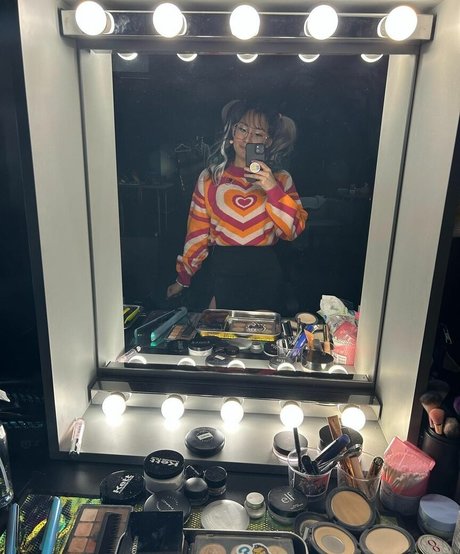 Yinsu Collins 写真集