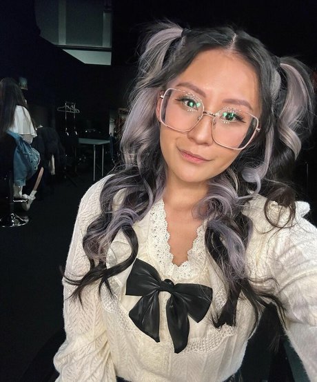 Yinsu Collins 無料スター 画像